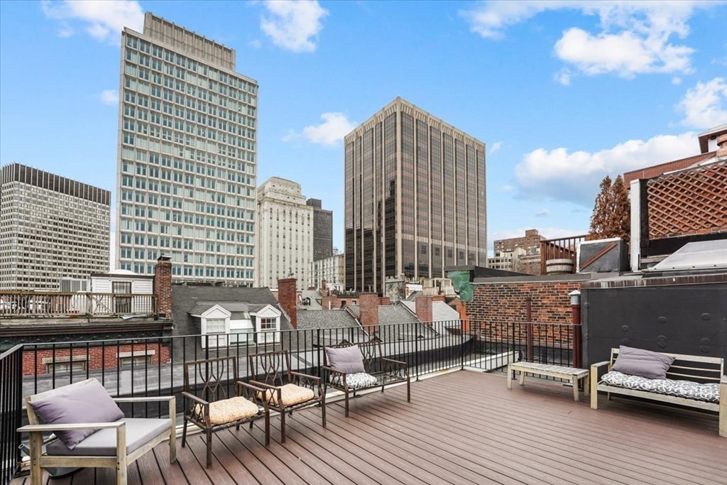 Studio bed, 1 bath apartment for rent at 21 Temple St Unit 1, Beacon Hill — photo 19 of 23