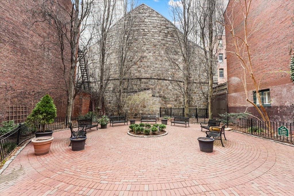 Studio bed, 1 bath apartment for rent at 21 Temple St Unit 1, Beacon Hill — photo 22 of 23