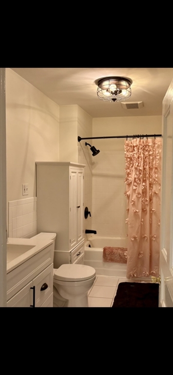 1 bed, 1 bath apartment for rent at 21 Thorndike Unit 4, Beverly — photo 5 of 18