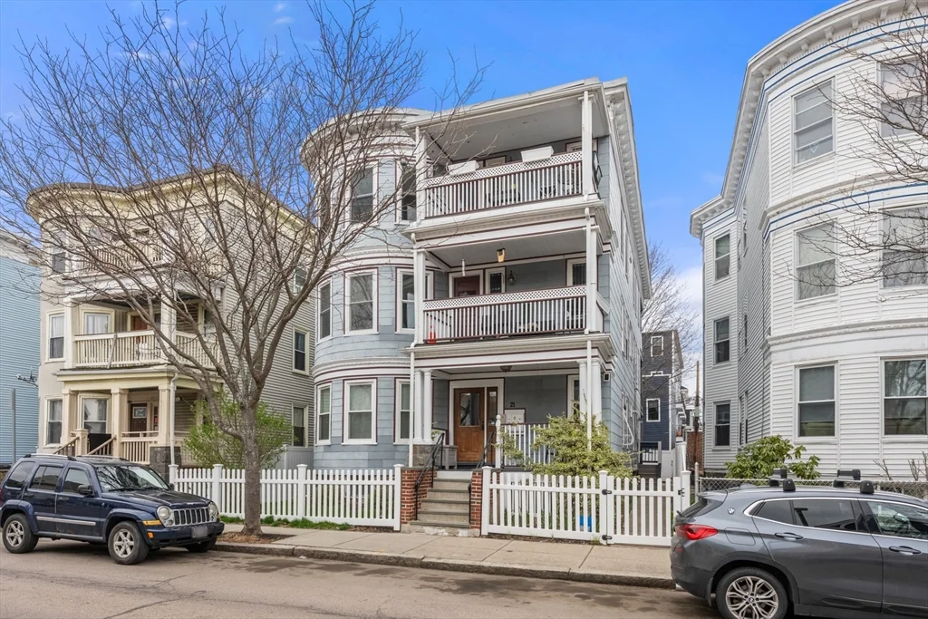 3 bed, 1 bath apartment for rent at 21 Thornley St Unit 2, Dorchester — photo 16 of 17