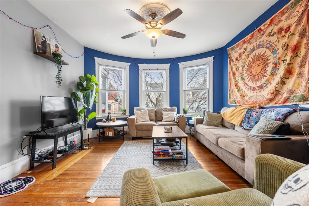3 bed, 1 bath apartment for rent at 21 Thornley St Unit 2, Dorchester — photo 2 of 17