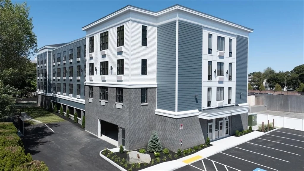 1 bed, 1 bath apartment for rent at 21 Totman St Unit 203, Quincy — photo 1 of 17