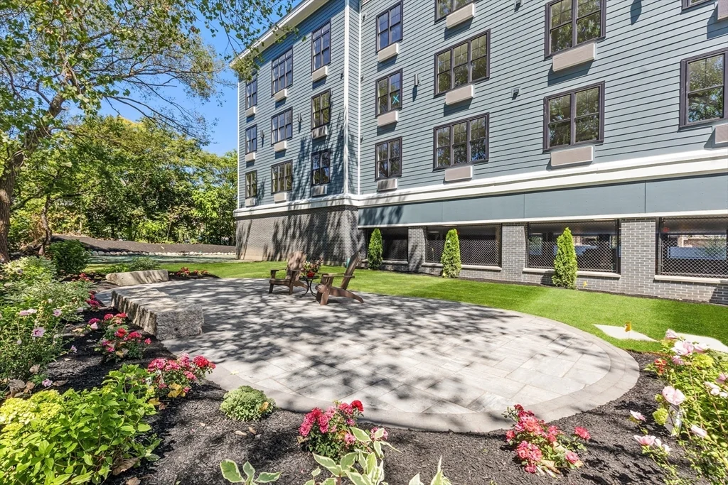 1 bed, 1 bath apartment for rent at 21 Totman St Unit 203, Quincy — photo 3 of 17