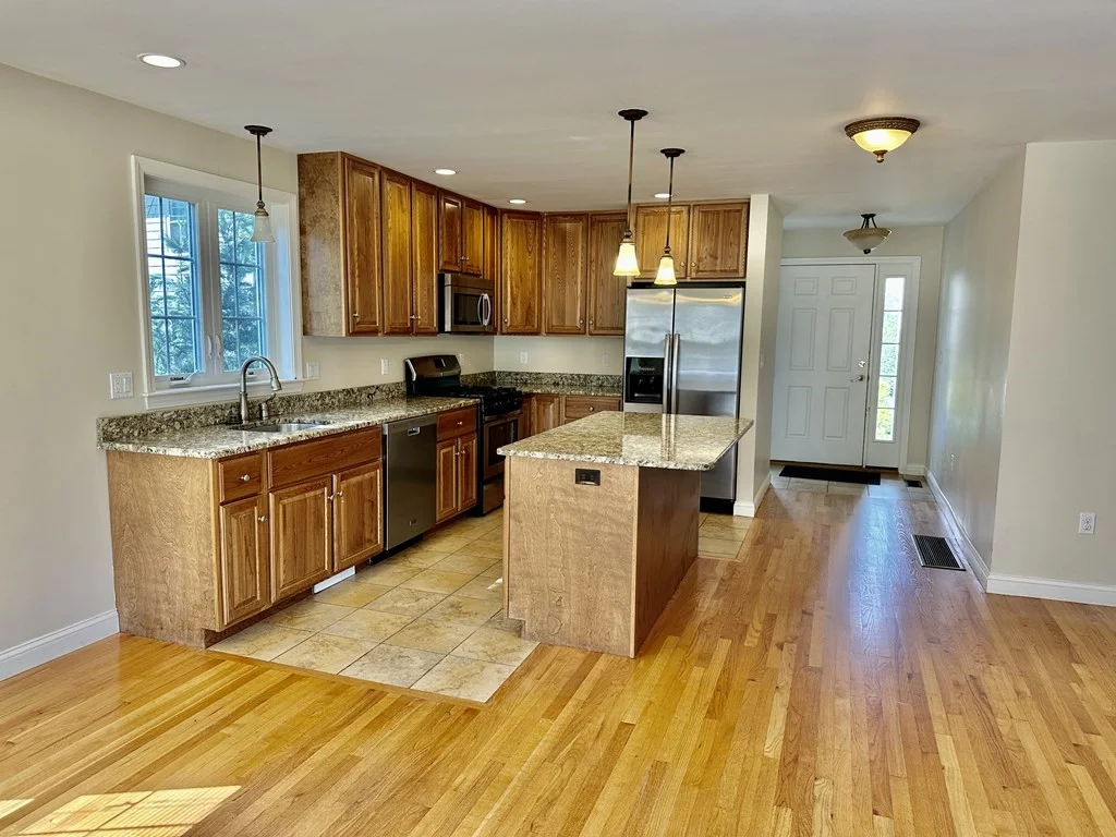 3 bed, 2 bath apartment for rent at 21 Turner Ter Unit 21, Newton — photo 1 of 14
