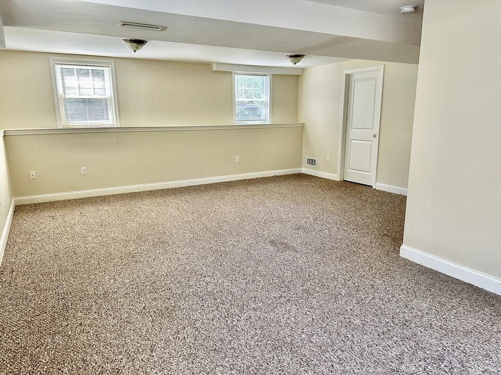 3 bed, 2 bath apartment for rent at 21 Turner Ter Unit 21, Newton — photo 6 of 14