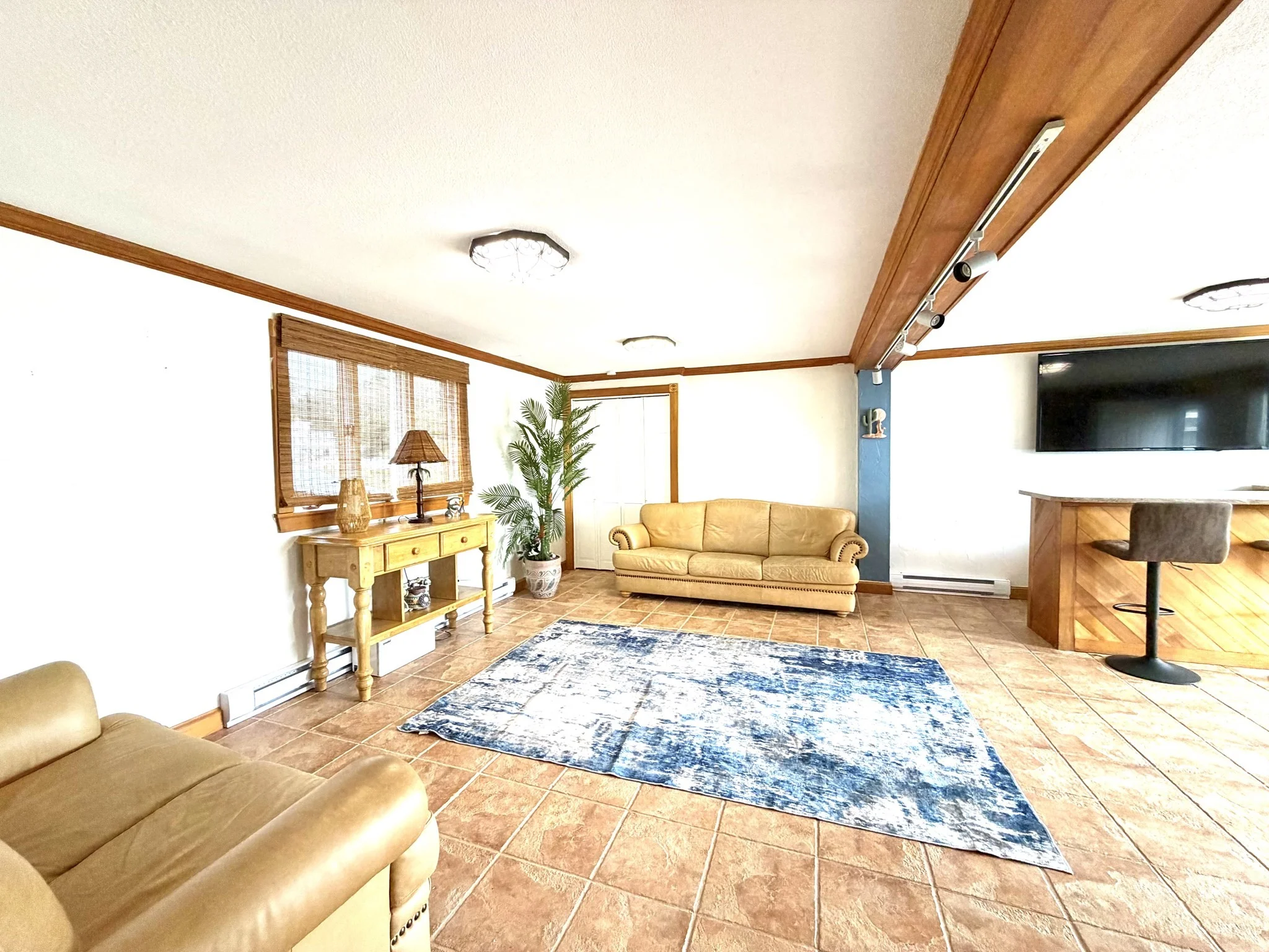 3 bed, 2 bath apartment for rent at 21 Venice Unit 0, East Saugus — photo 17 of 19