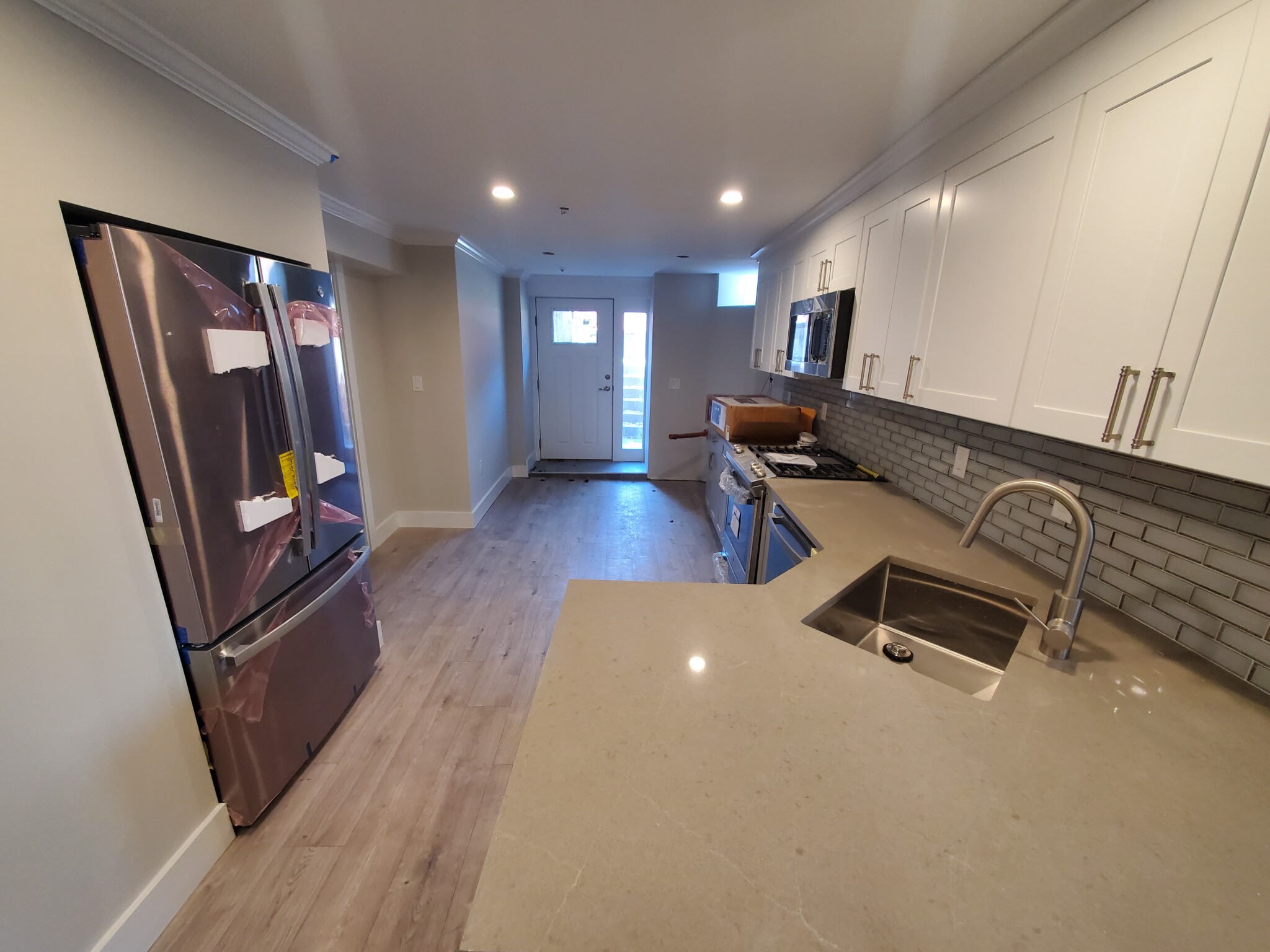 2 bed, 1 bath apartment for rent at 21 Wallingford Rd Unit 1, Brighton — photo 3 of 23