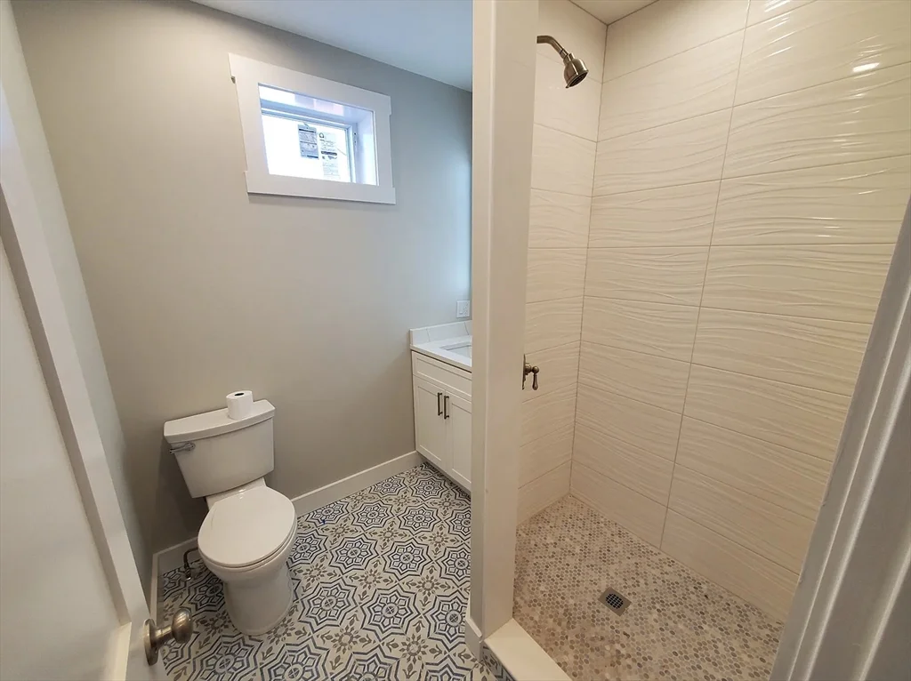 3 bed, 1 bath apartment for rent at 21 Wallingford Rd Unit 3, Brighton — photo 20 of 25