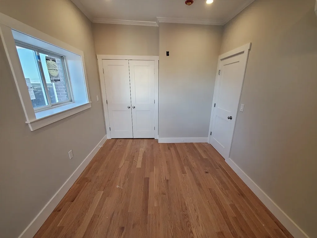 3 bed, 1 bath apartment for rent at 21 Wallingford Rd Unit 3, Brighton — photo 23 of 25
