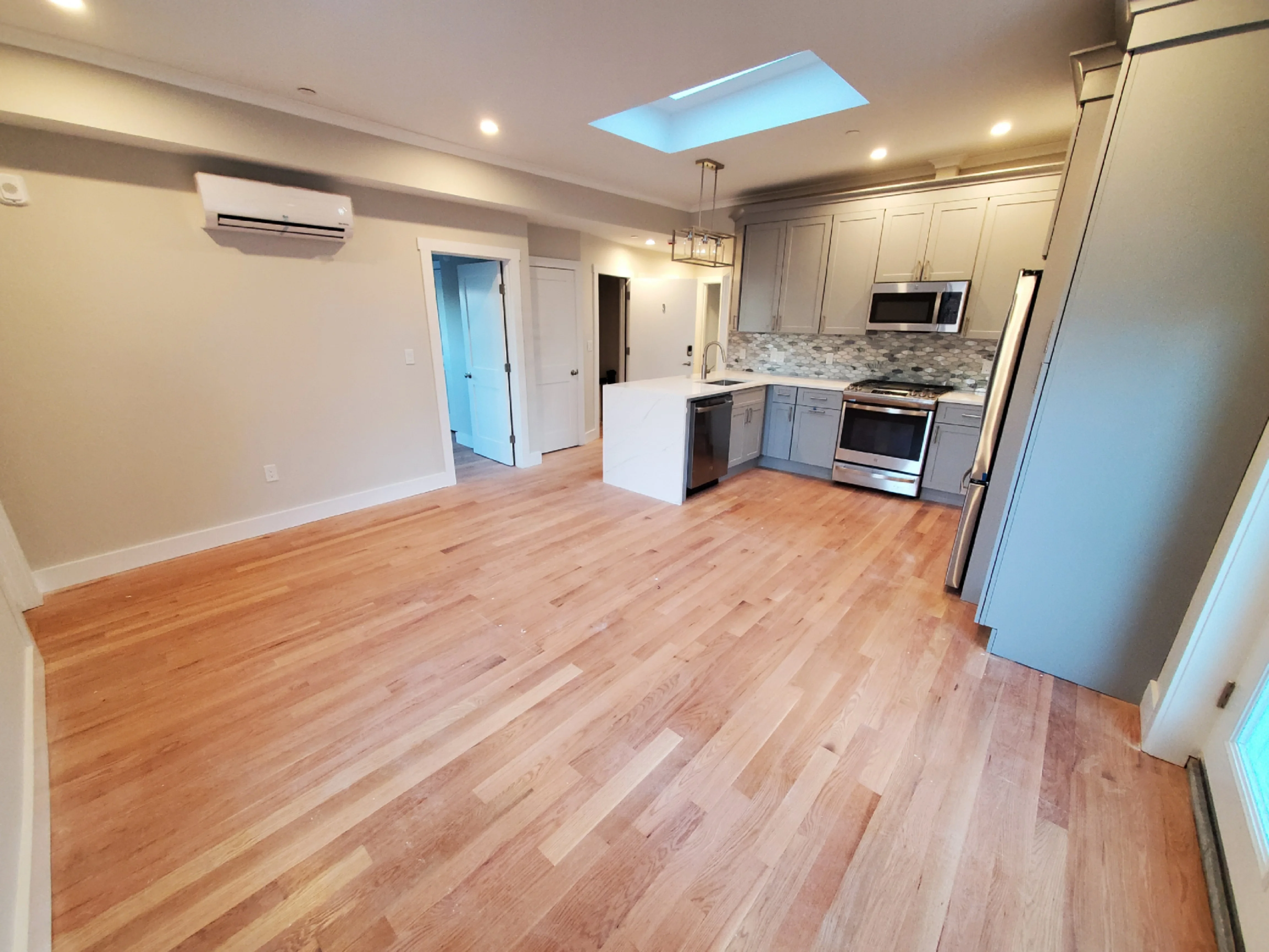 3 bed, 1.5 bath apartment for rent at 21 Wallingford Rd Unit 3, Brighton — photo 5 of 38