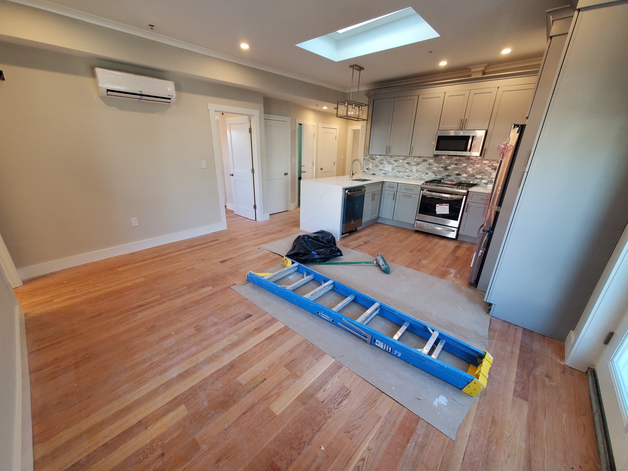 3 bed, 1.5 bath apartment for rent at 21 Wallingford Rd Unit 3 COPY, Brighton — photo 12 of 37