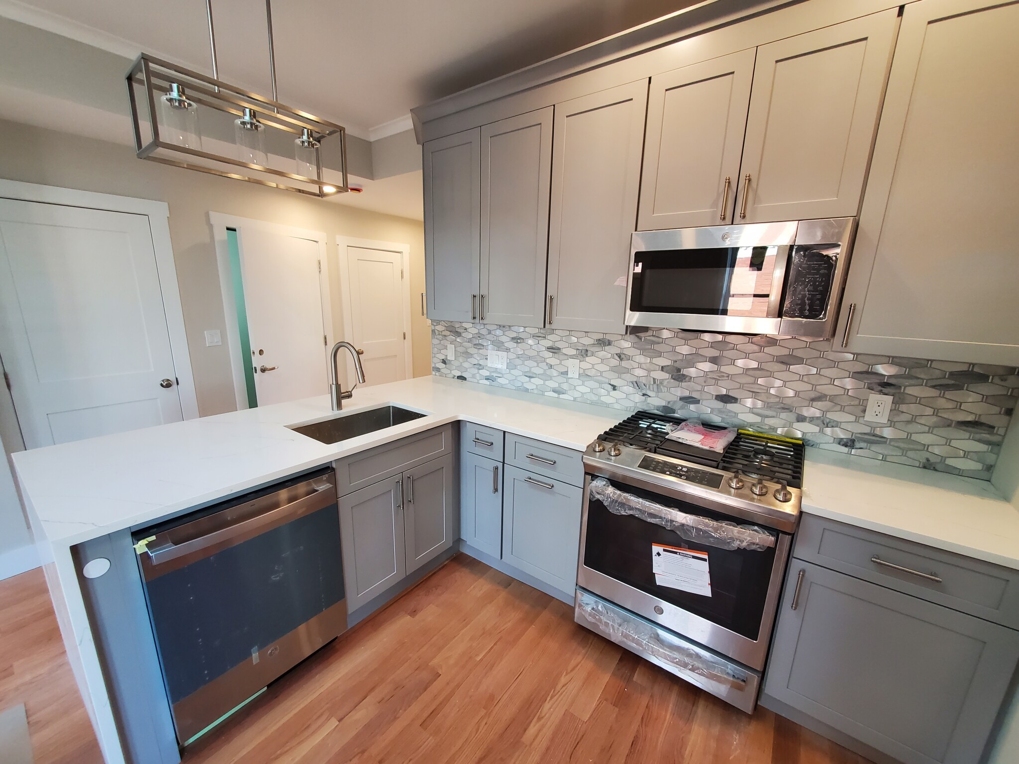 3 bed, 1.5 bath apartment for rent at 21 Wallingford Rd Unit 3 COPY, Brighton — photo 5 of 37