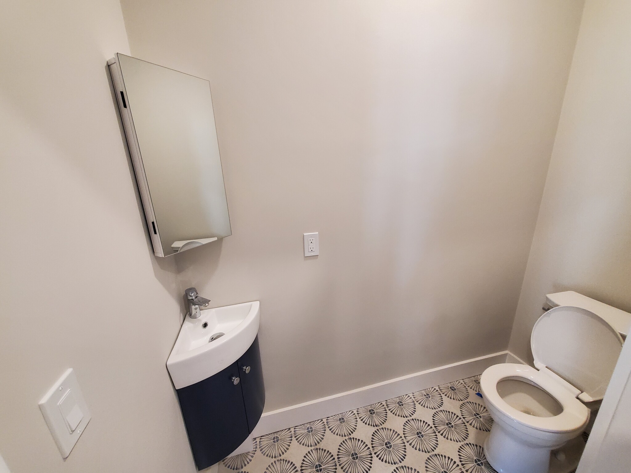 3 bed, 1.5 bath apartment for rent at 21 Wallingford Rd Unit 3 COPY, Brighton — photo 24 of 37