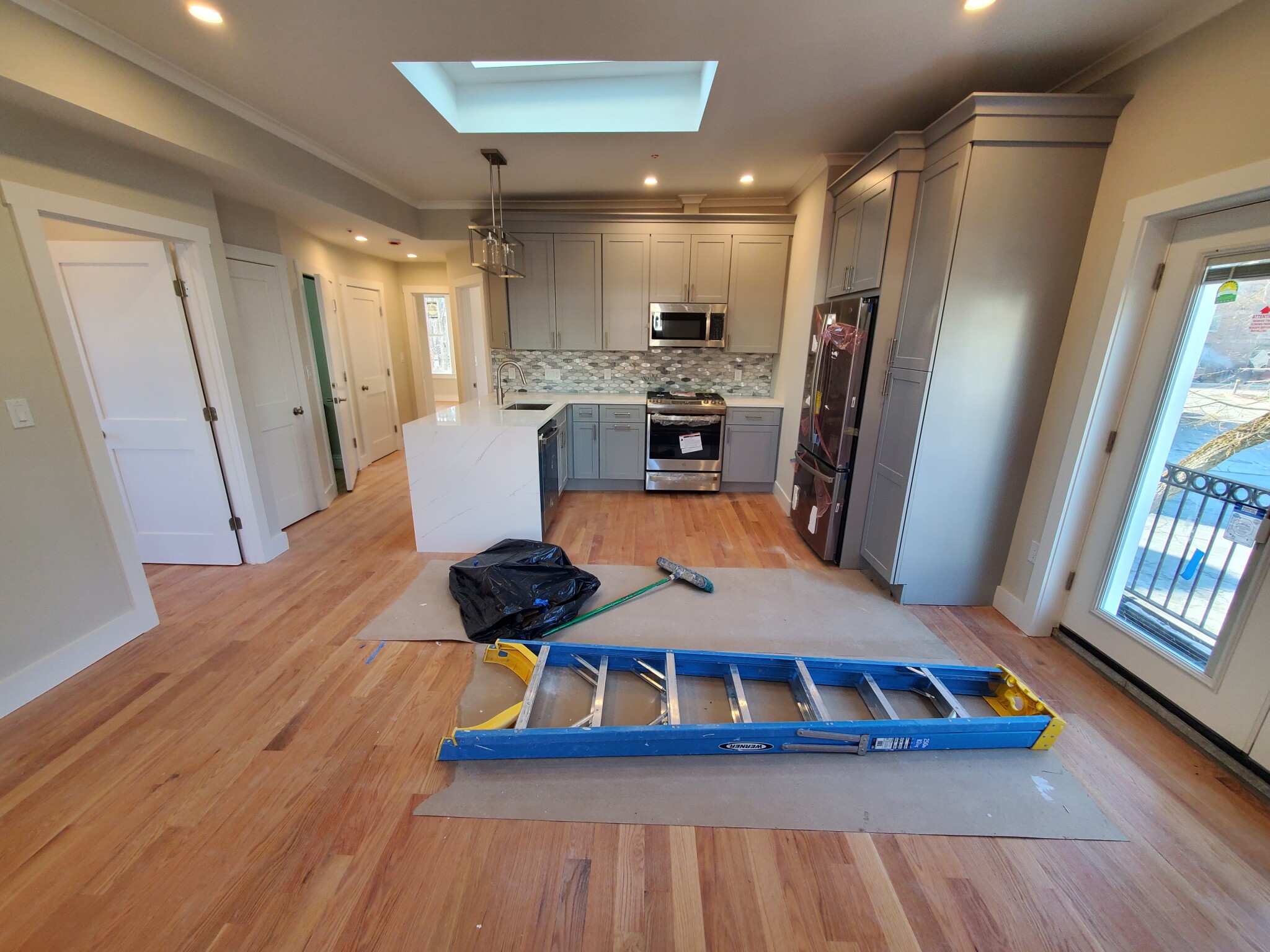 3 bed, 1.5 bath apartment for rent at 21 Wallingford Rd Unit 3 COPY, Brighton — photo 3 of 37