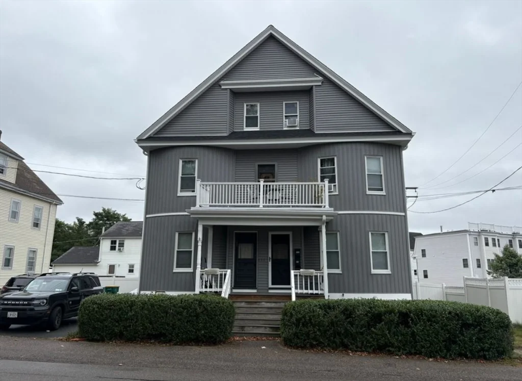 3 bed, 1 bath apartment for rent at 21 Walnut Unit 1, Norwood — photo 1 of 16