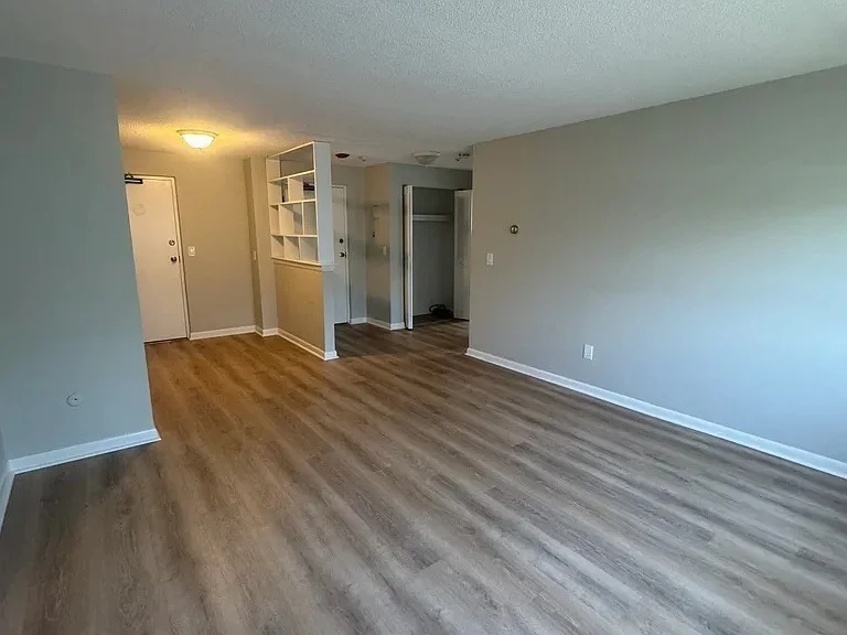 1 bed, 1 bath apartment for rent at 21 Walnut Unit 2, North Quincy — photo 4 of 8