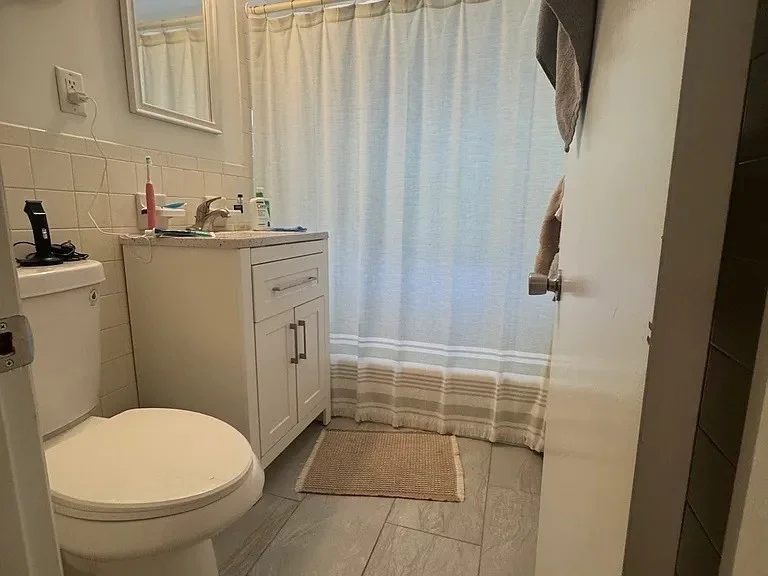 1 bed, 1 bath apartment for rent at 21 Walnut Unit 2, North Quincy — photo 6 of 8