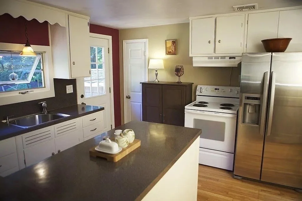 3 bed, 1 bath apartment for rent at 21 Walpole St, Sharon — photo 7 of 16