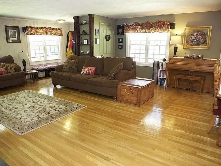 3 bed, 1 bath apartment for rent at 21 Walpole St, Sharon — photo 3 of 16
