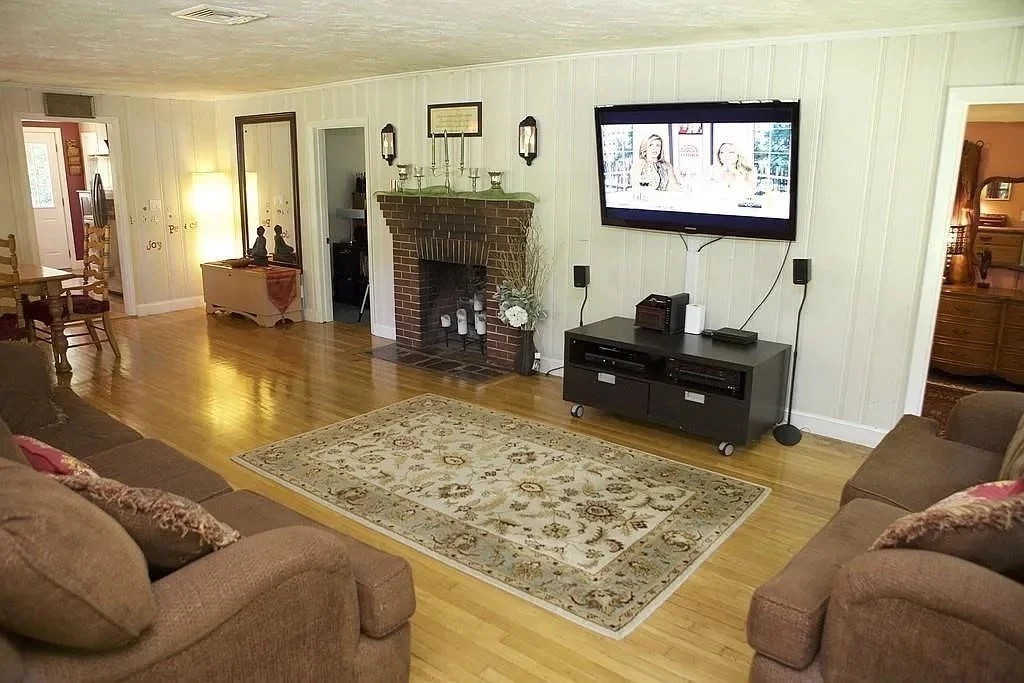 3 bed, 1 bath apartment for rent at 21 Walpole St, Sharon — photo 6 of 16
