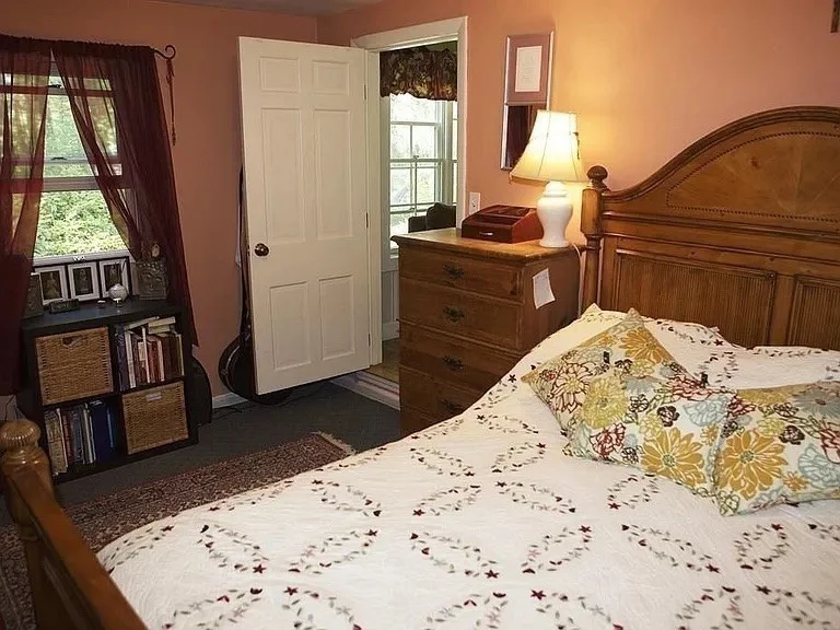 3 bed, 1 bath apartment for rent at 21 Walpole St, Sharon — photo 12 of 16