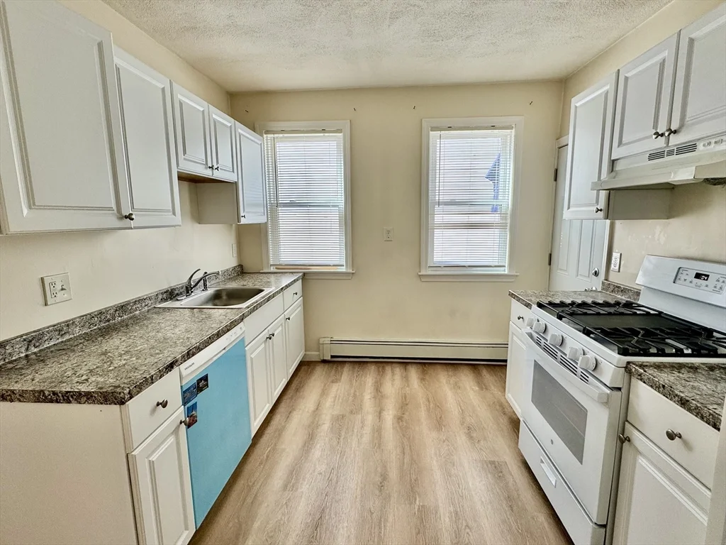 1 bed, 1 bath apartment for rent at 21 Warren St Unit 1, Revere — photo 2 of 10