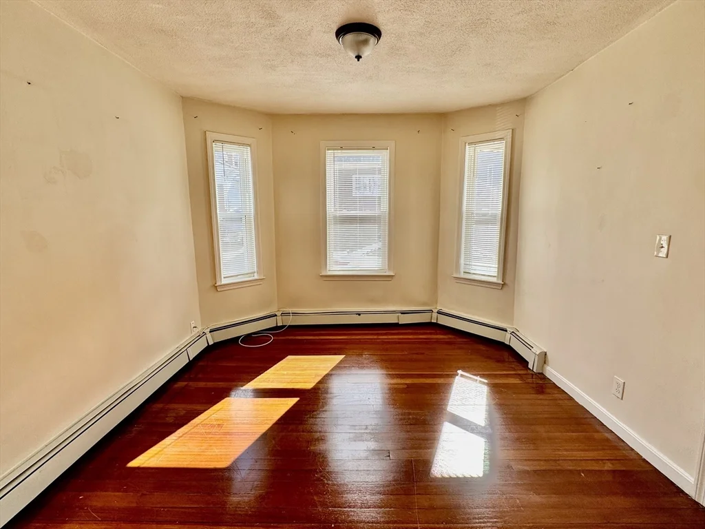 1 bed, 1 bath apartment for rent at 21 Warren St Unit 1, Revere — photo 6 of 10