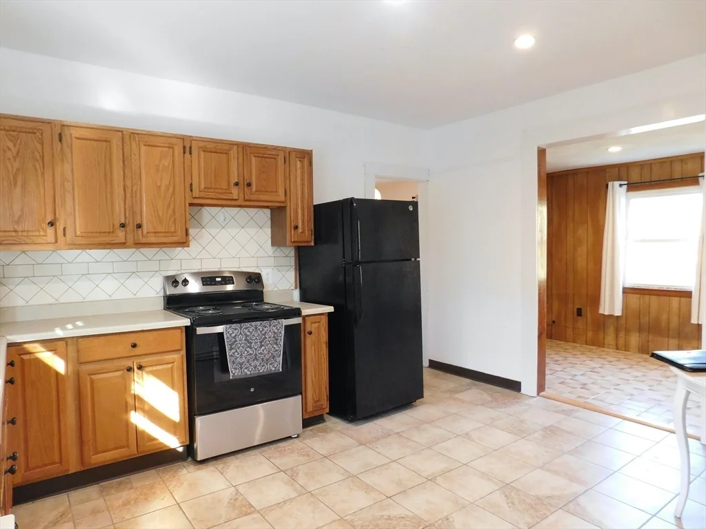 1 bed, 1 bath apartment for rent at 21 Waterloo St Unit 1, Hyde Park