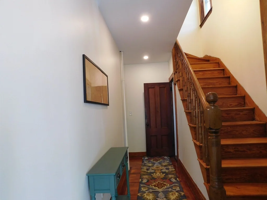 1 bed, 1 bath apartment for rent at 21 Waterloo St Unit 1, Hyde Park — photo 14 of 15