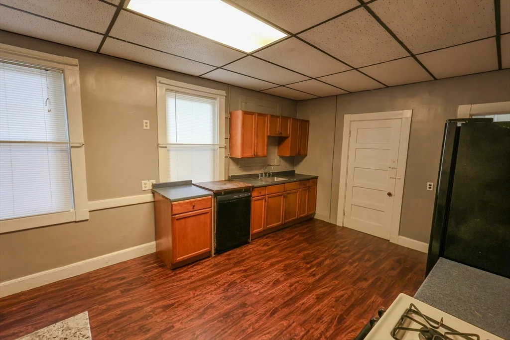 3 bed, 1 bath apartment for rent at 21 Waumbeck St Unit 1, Dorchester — photo 5 of 17