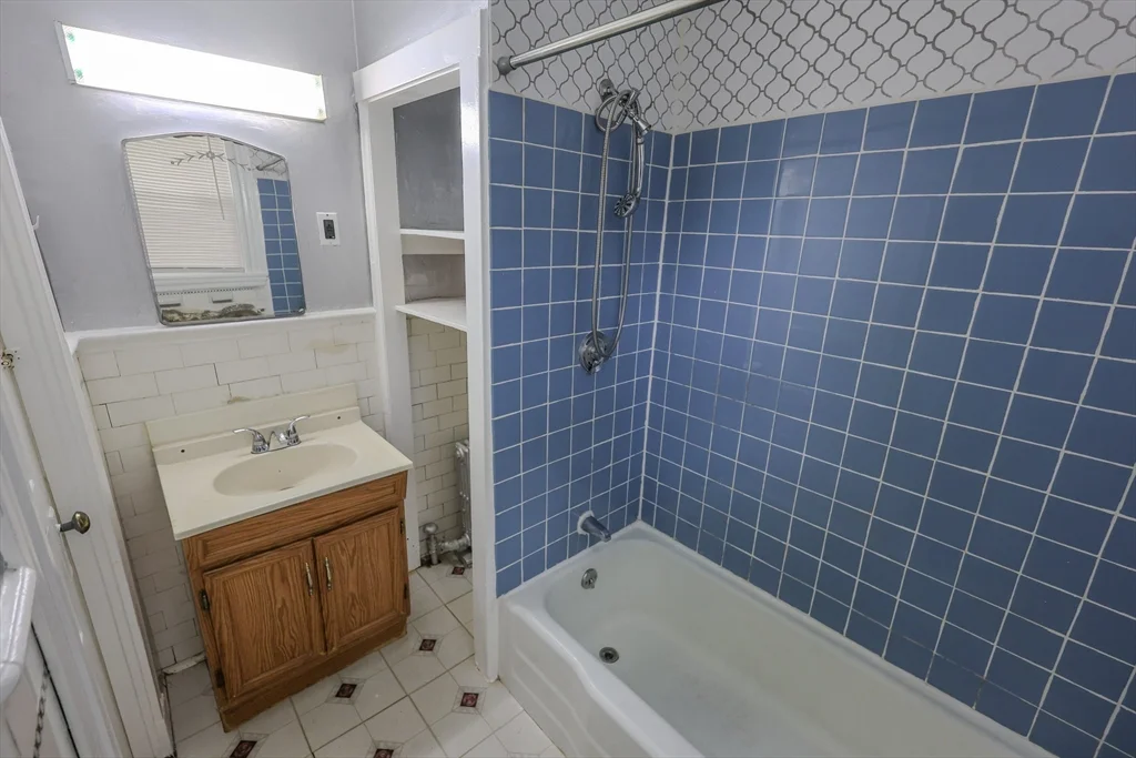3 bed, 1 bath apartment for rent at 21 Waumbeck St Unit 1, Dorchester — photo 12 of 17