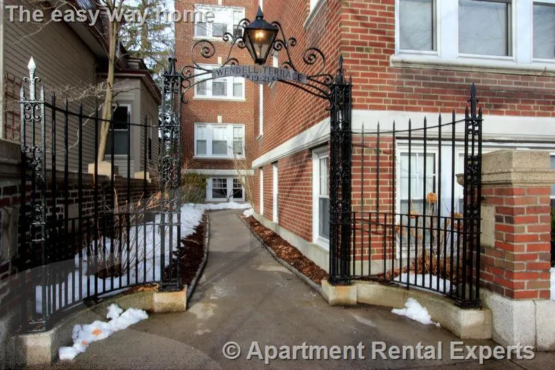 1 bed, 1 bath apartment for rent at 21 Wendell St Unit 11, Harvard Square — photo 1 of 14