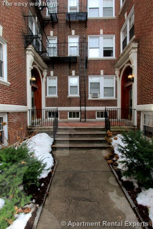 1 bed, 1 bath apartment for rent at 21 Wendell St Unit 11, Harvard Square — photo 2 of 14