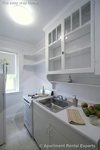1 bed, 1 bath apartment for rent at 21 Wendell St Unit 5, Harvard Square — photo 1 of 9