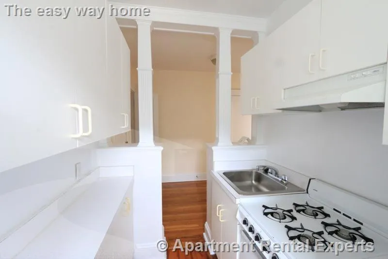 Studio bed, 1 bath apartment for rent at 21 Wendell St Unit 9, Harvard Square — photo 4 of 8