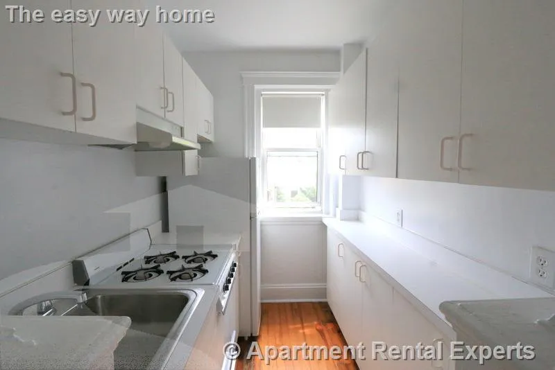 Studio bed, 1 bath apartment for rent at 21 Wendell St Unit 9, Harvard Square — photo 3 of 8