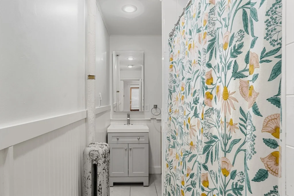 3 bed, 1 bath apartment for rent at 21 Wenham St Unit 1, Jamaica Plain — photo 9 of 16