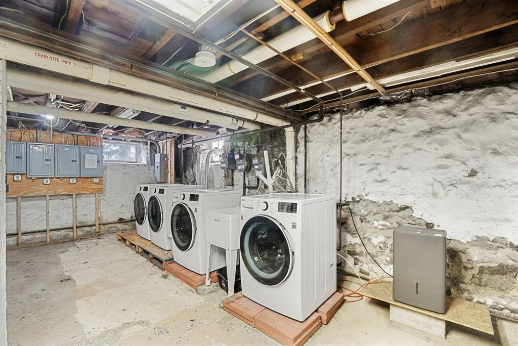 3 bed, 1 bath apartment for rent at 21 Wenham St Unit 1, Jamaica Plain — photo 14 of 16