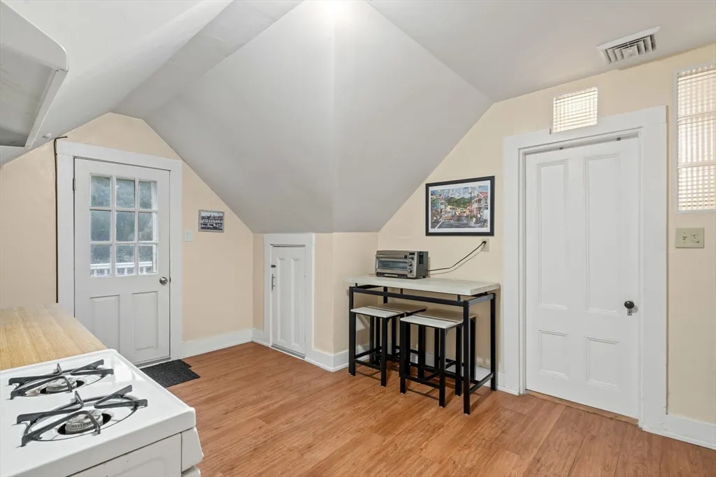 1 bed, 1 bath apartment for rent at 21 Wenham St Unit 3, Jamaica Plain — photo 11 of 21