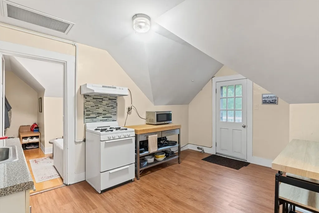1 bed, 1 bath apartment for rent at 21 Wenham St Unit 3, Jamaica Plain — photo 12 of 21