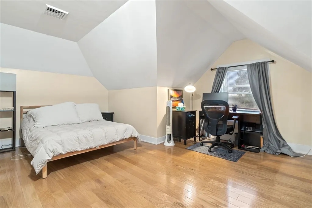 1 bed, 1 bath apartment for rent at 21 Wenham St Unit 3, Jamaica Plain — photo 4 of 21
