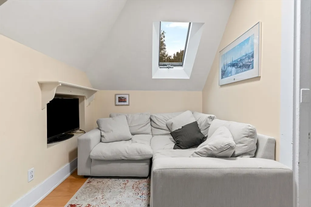 1 bed, 1 bath apartment for rent at 21 Wenham St Unit 3, Jamaica Plain — photo 9 of 21