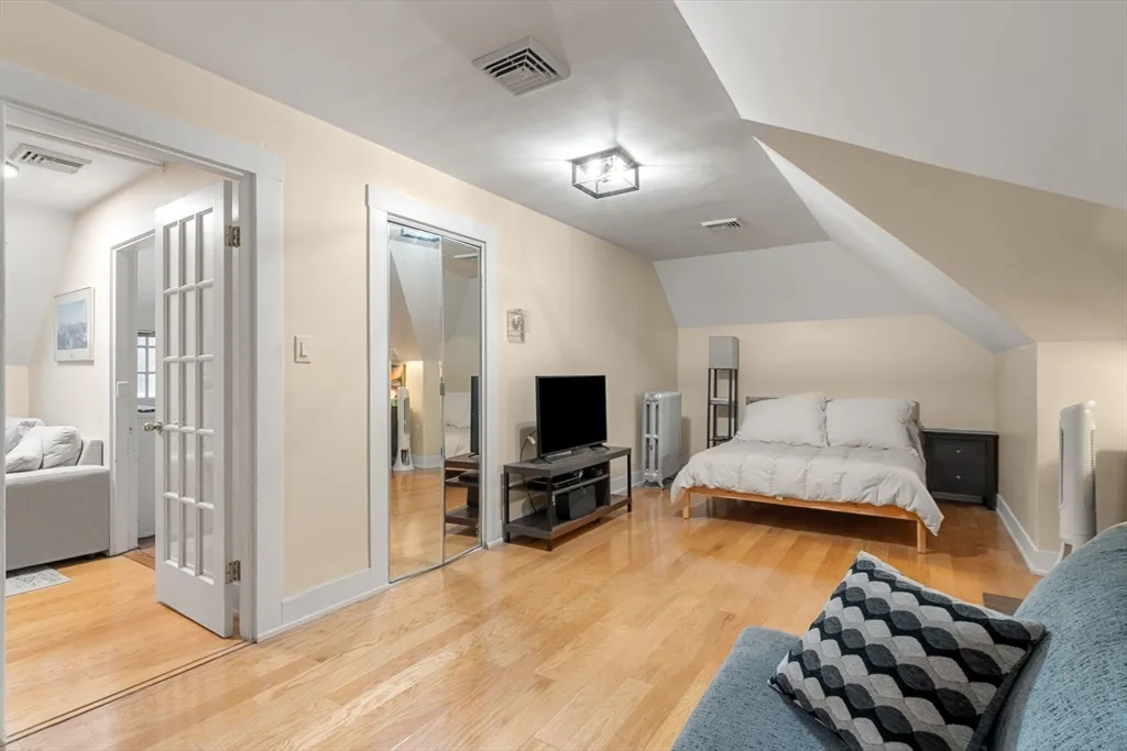 1 bed, 1 bath apartment for rent at 21 Wenham St Unit 3, Jamaica Plain