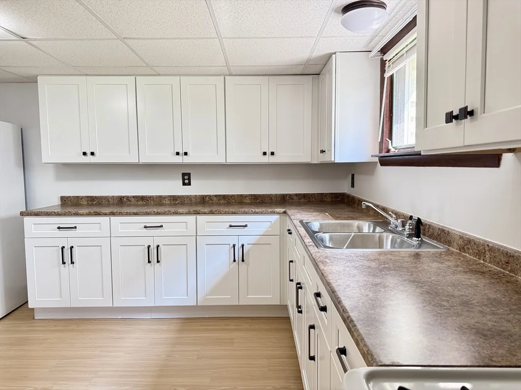 1 bed, 1 bath apartment for rent at 21 West Carpenter Unit B, Attleboro — photo 6 of 19
