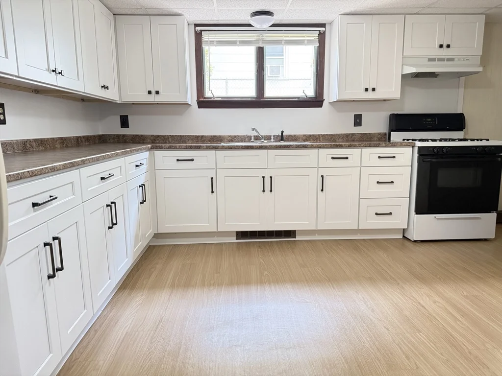 1 bed, 1 bath apartment for rent at 21 West Carpenter Unit B, Attleboro — photo 8 of 19