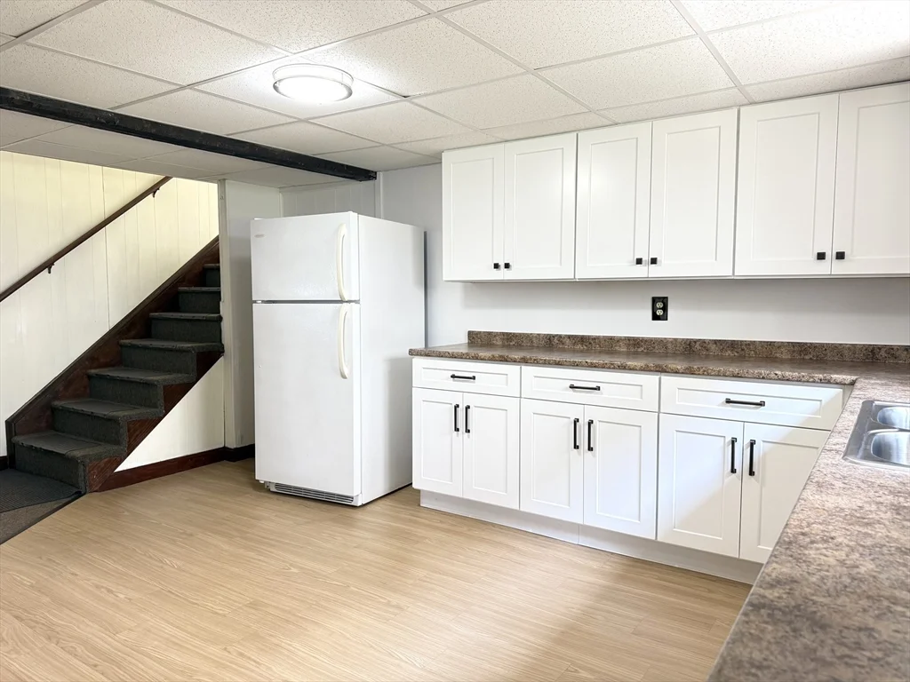 1 bed, 1 bath apartment for rent at 21 West Carpenter Unit B, Attleboro — photo 3 of 19
