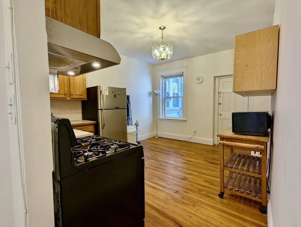 2 bed, 1 bath apartment for rent at 21 Westbourne Ter Unit 3, Coolidge Corner — photo 12 of 23