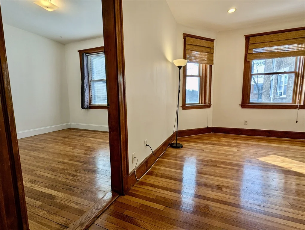 2 bed, 1 bath apartment for rent at 21 Westbourne Ter Unit 3, Coolidge Corner — photo 6 of 23
