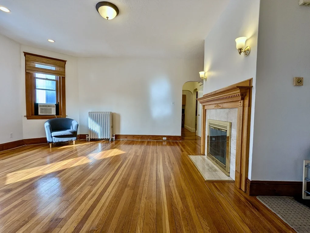 2 bed, 1 bath apartment for rent at 21 Westbourne Ter Unit 3, Coolidge Corner — photo 4 of 23