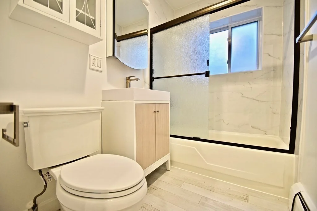 2 bed, 1 bath apartment for rent at 21 Westgate Unit 3, Chestnut Hill — photo 6 of 7